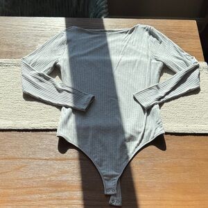 Abercrombie & Fitch Heather Gray Knit Top